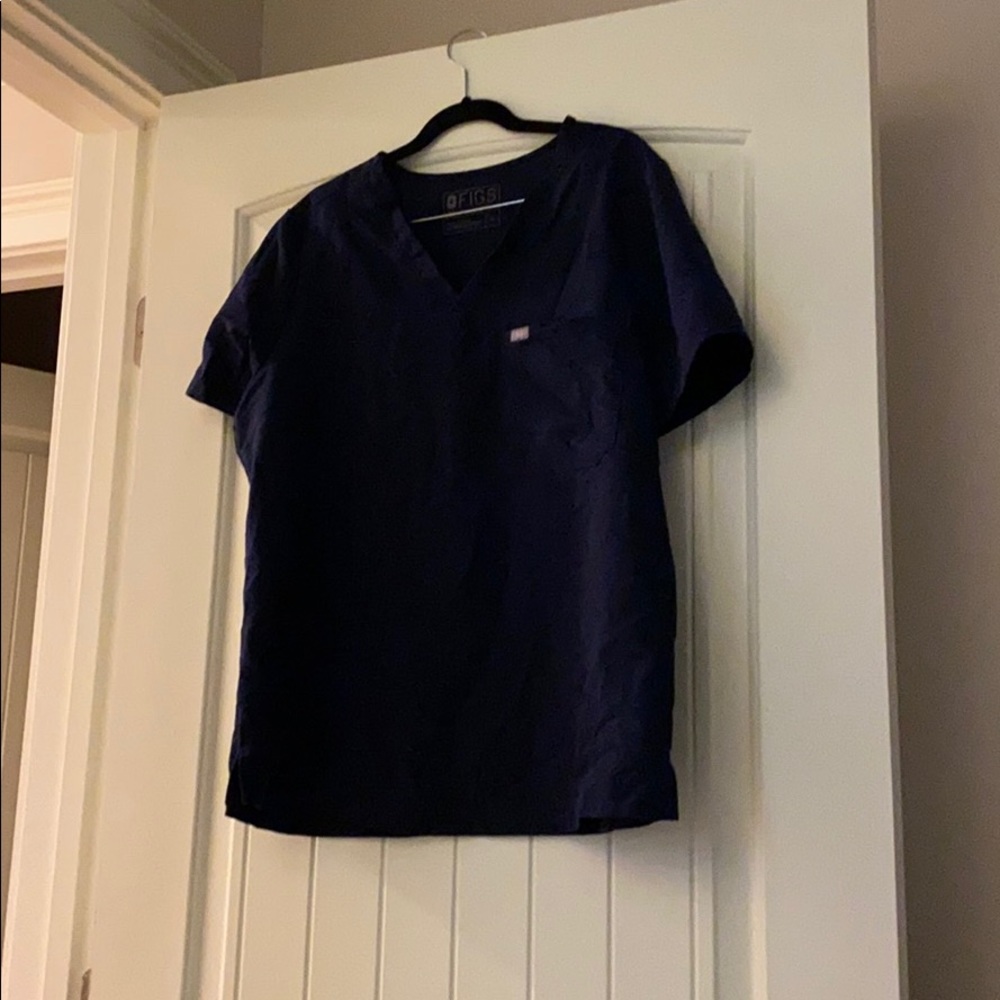 Figs scrub top